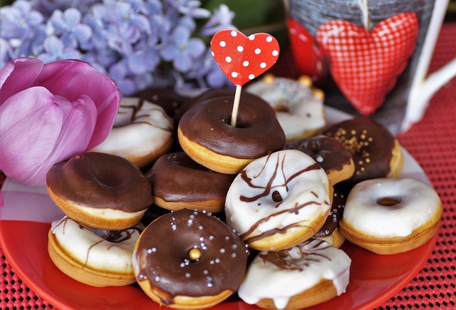 DONUTS: THE PERFECT VALENTINE’S DAY GIFT